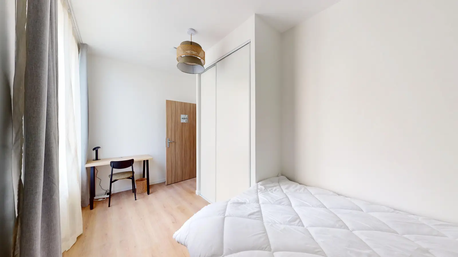 Room Rue Pierre Curie in Asnières-sur-Seine
