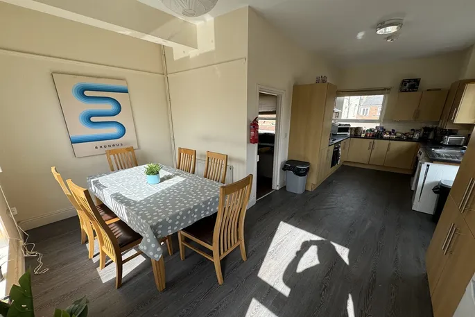 Room High Road in Nottingham