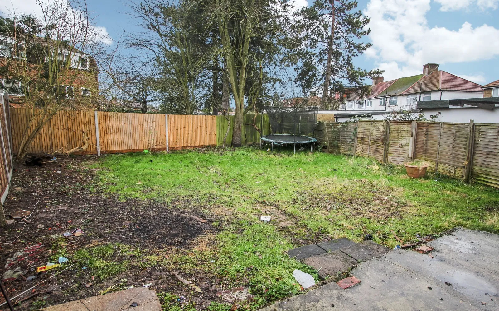House Court Close in Greater London
