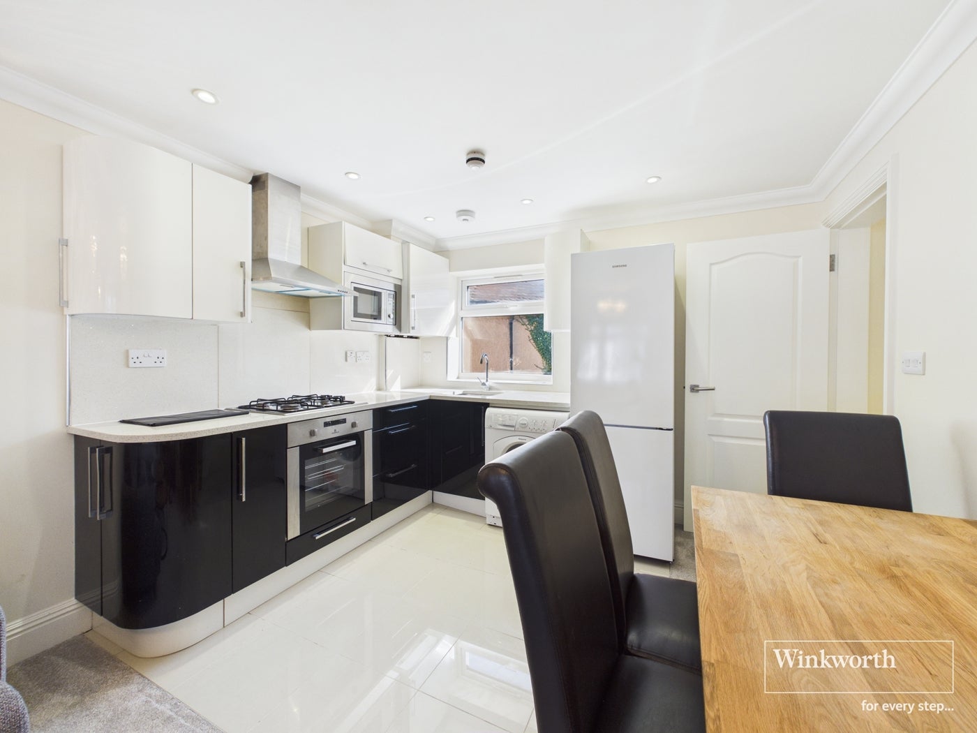 Flat Knightswood Close in Greater London