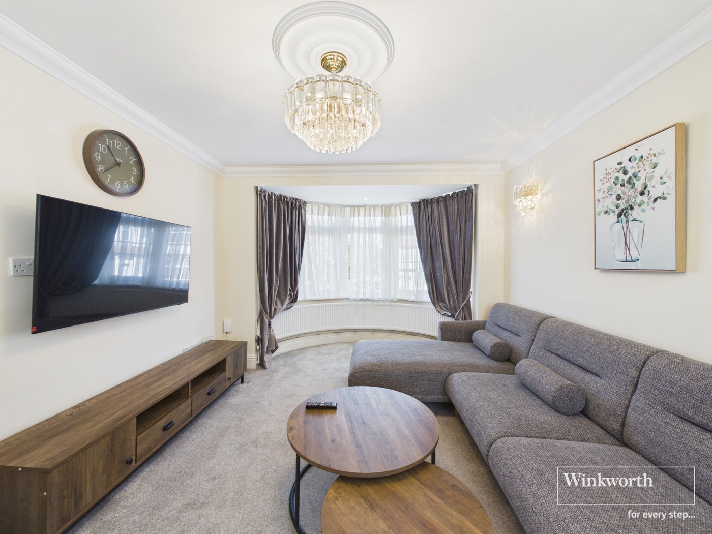 Flat Knightswood Close in Greater London