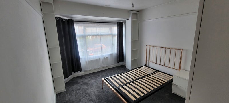 Room Montrose Road in Rugby