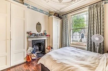 Flat Hemingford Road in Greater London