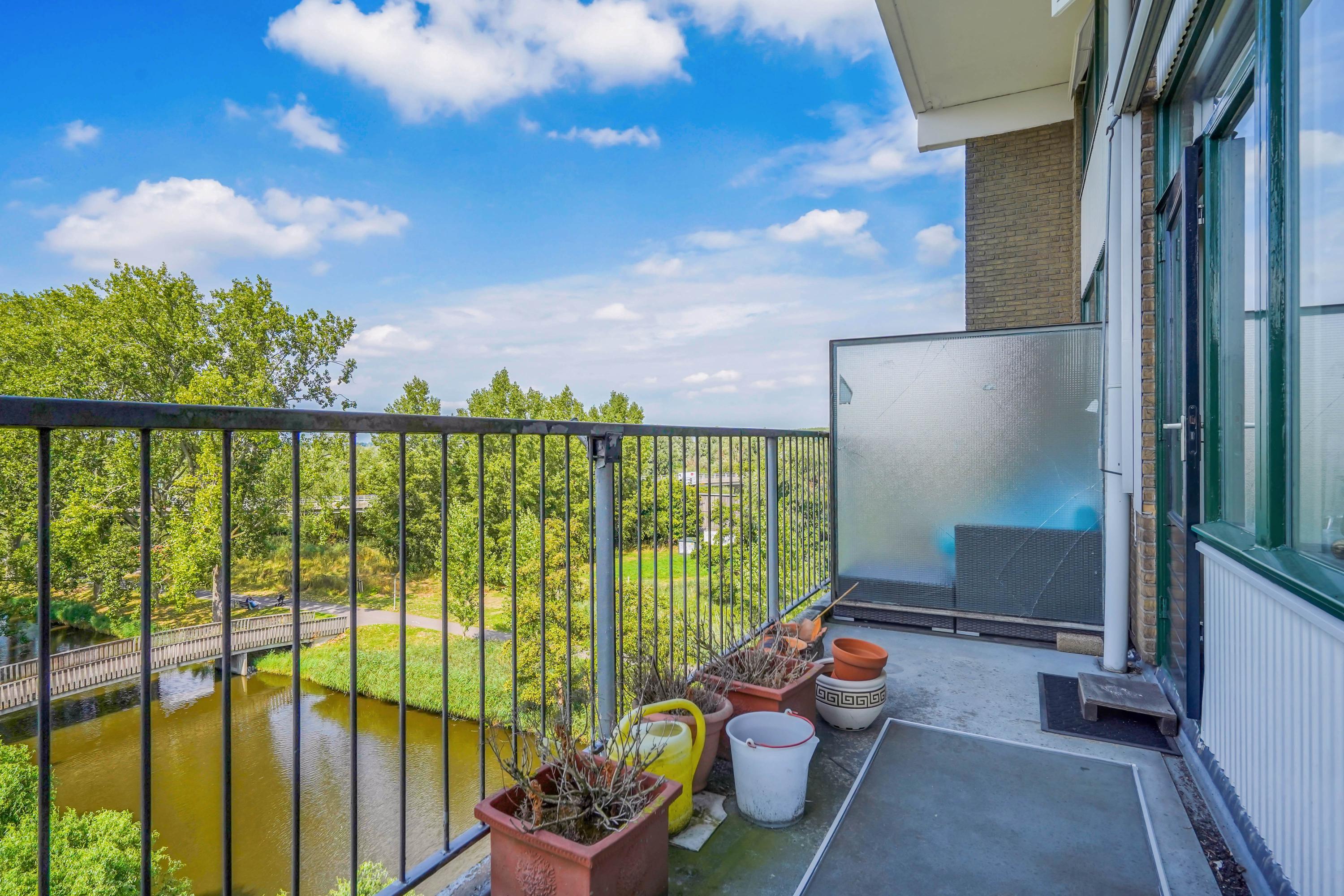 Appartement te koop: van der Waalsstraat 35, Vlaardingen