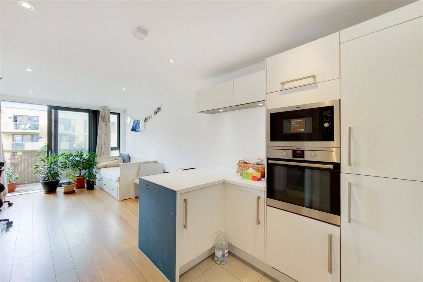 Flat Harford Street in Greater London