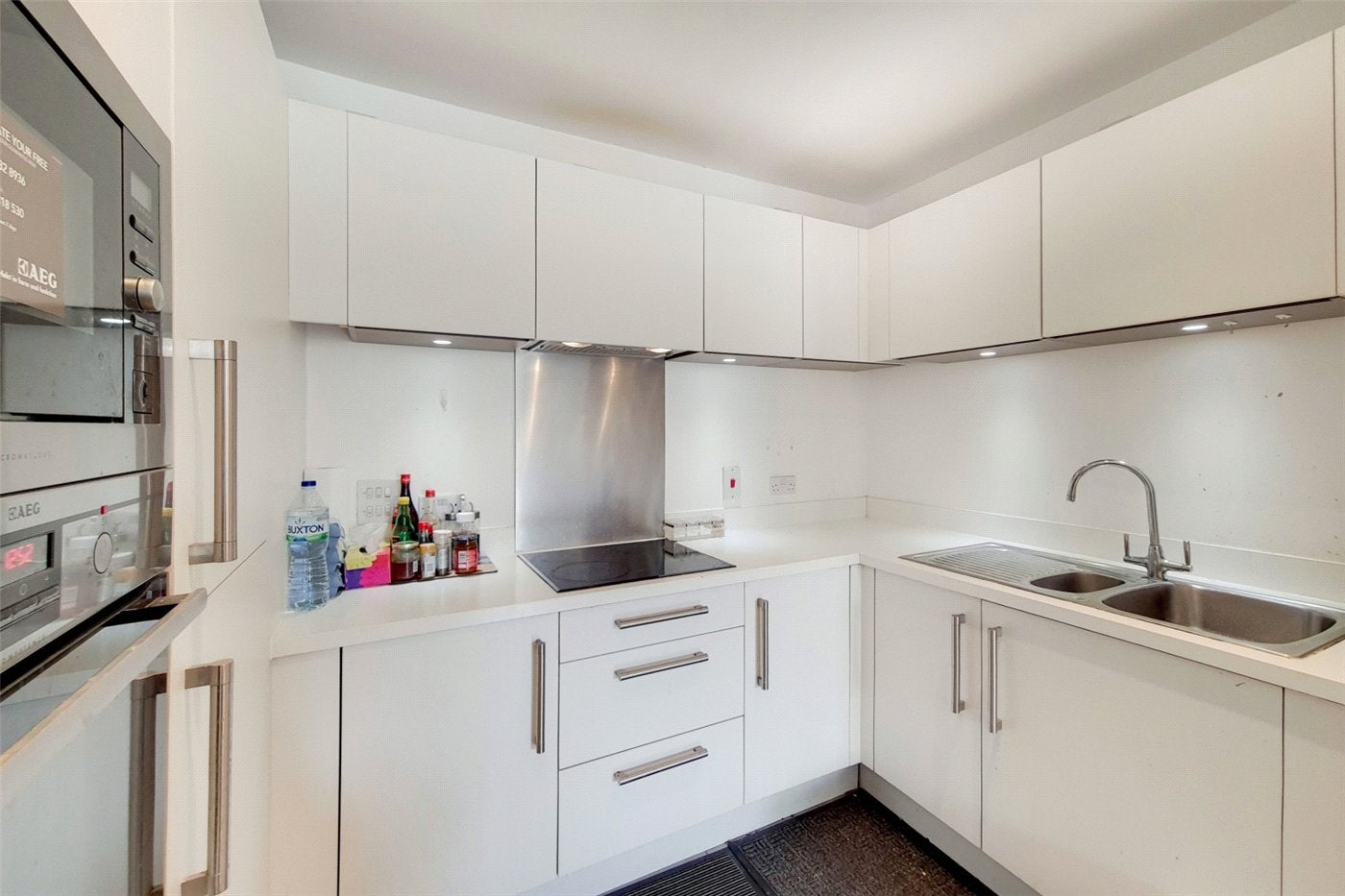 Flat Harford Street in Greater London