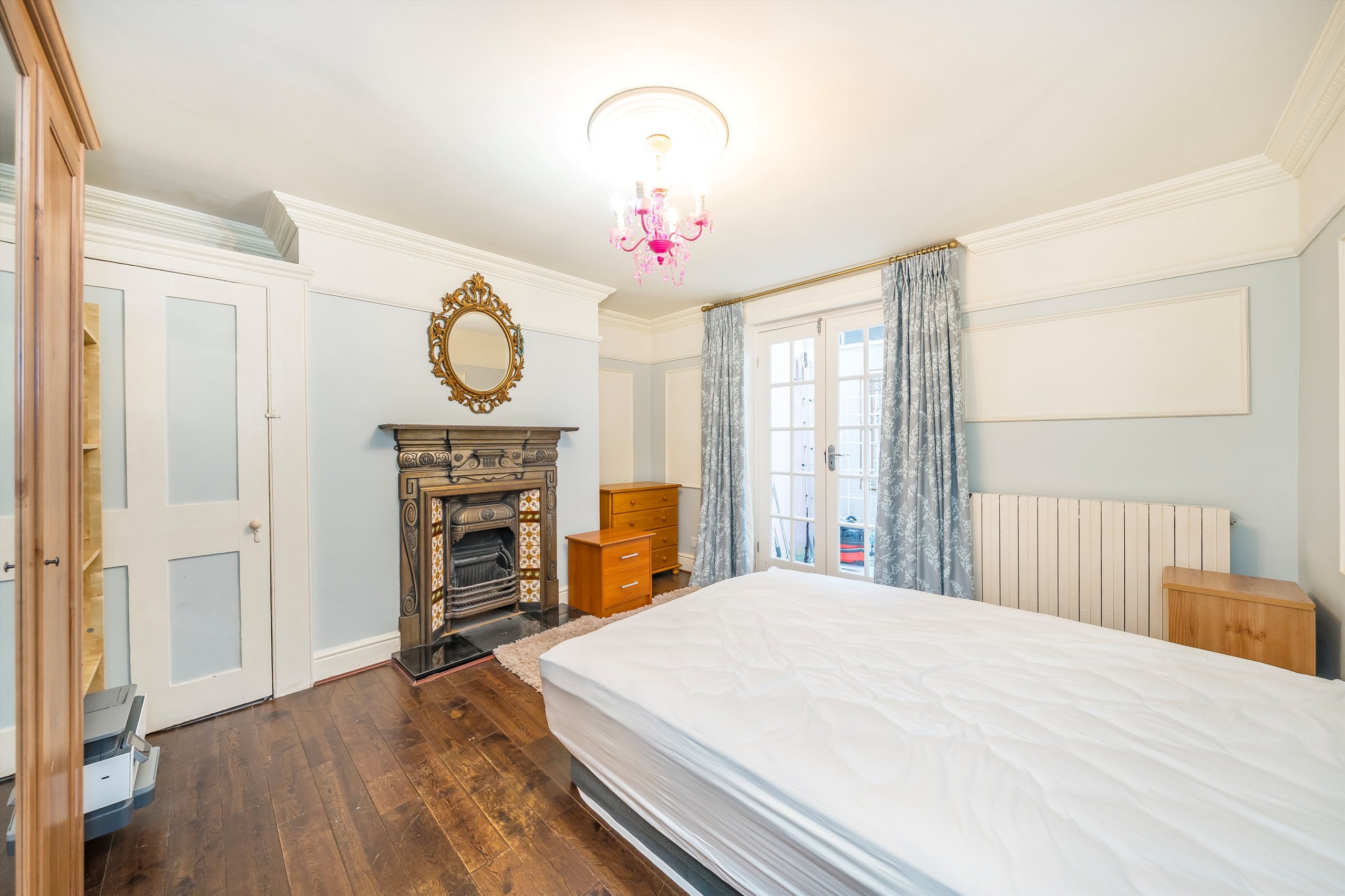 Flat Barclay Road in Greater London