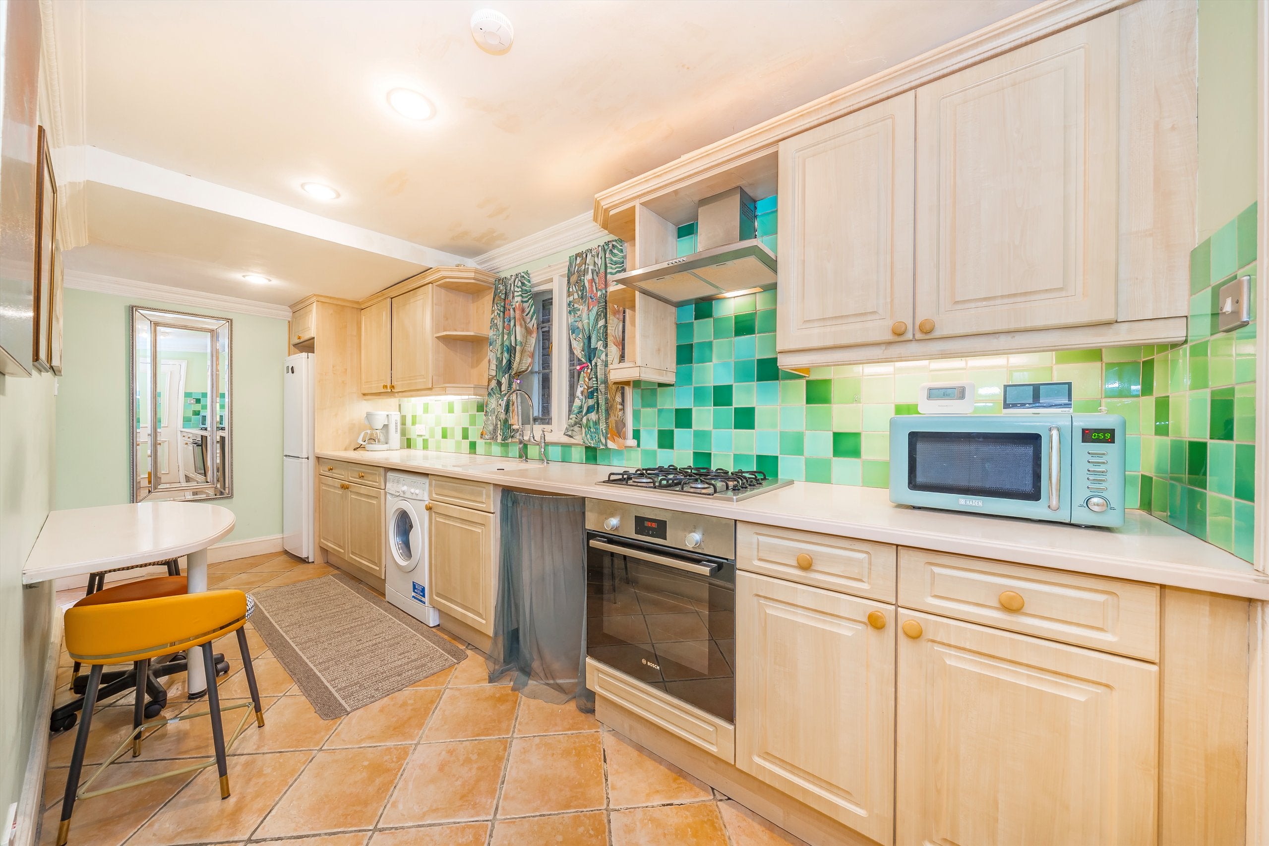 Flat Barclay Road in Greater London
