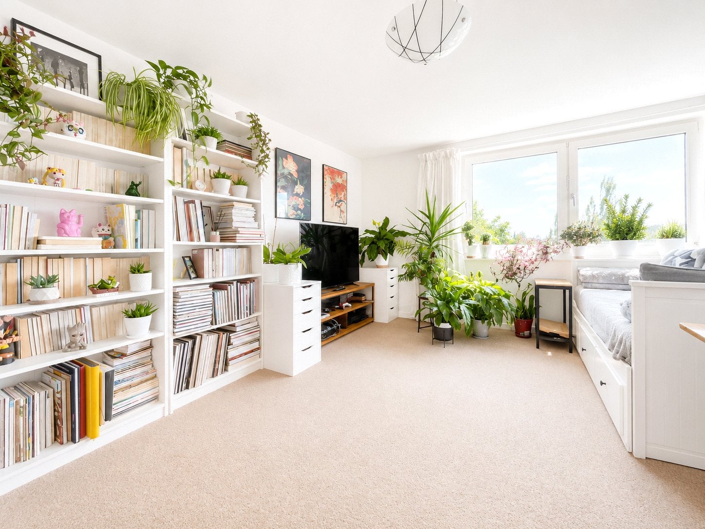 Flat Ewell Road in Greater London