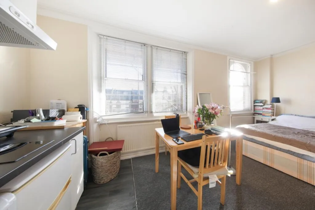 Flat Fortess Road in Greater London
