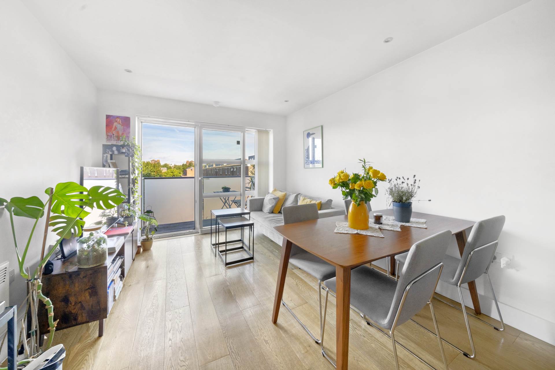 Flat Tiltman Place in Greater London