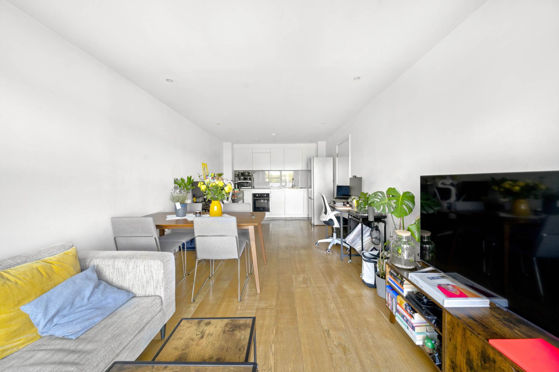 Flat Tiltman Place in Greater London