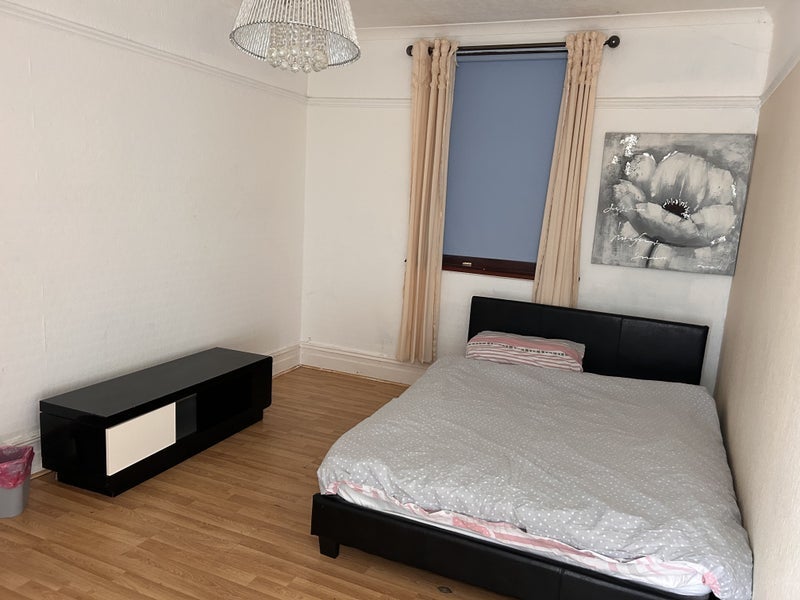 Room Gordon Road in Porthcawl