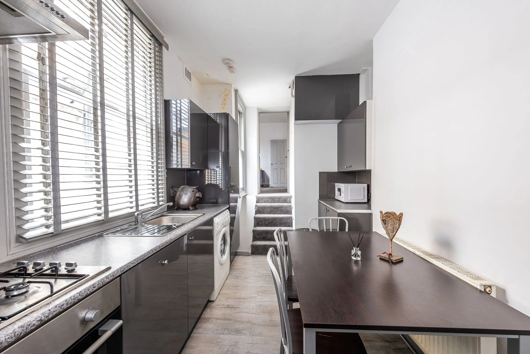 Flat Kenway Road in Greater London