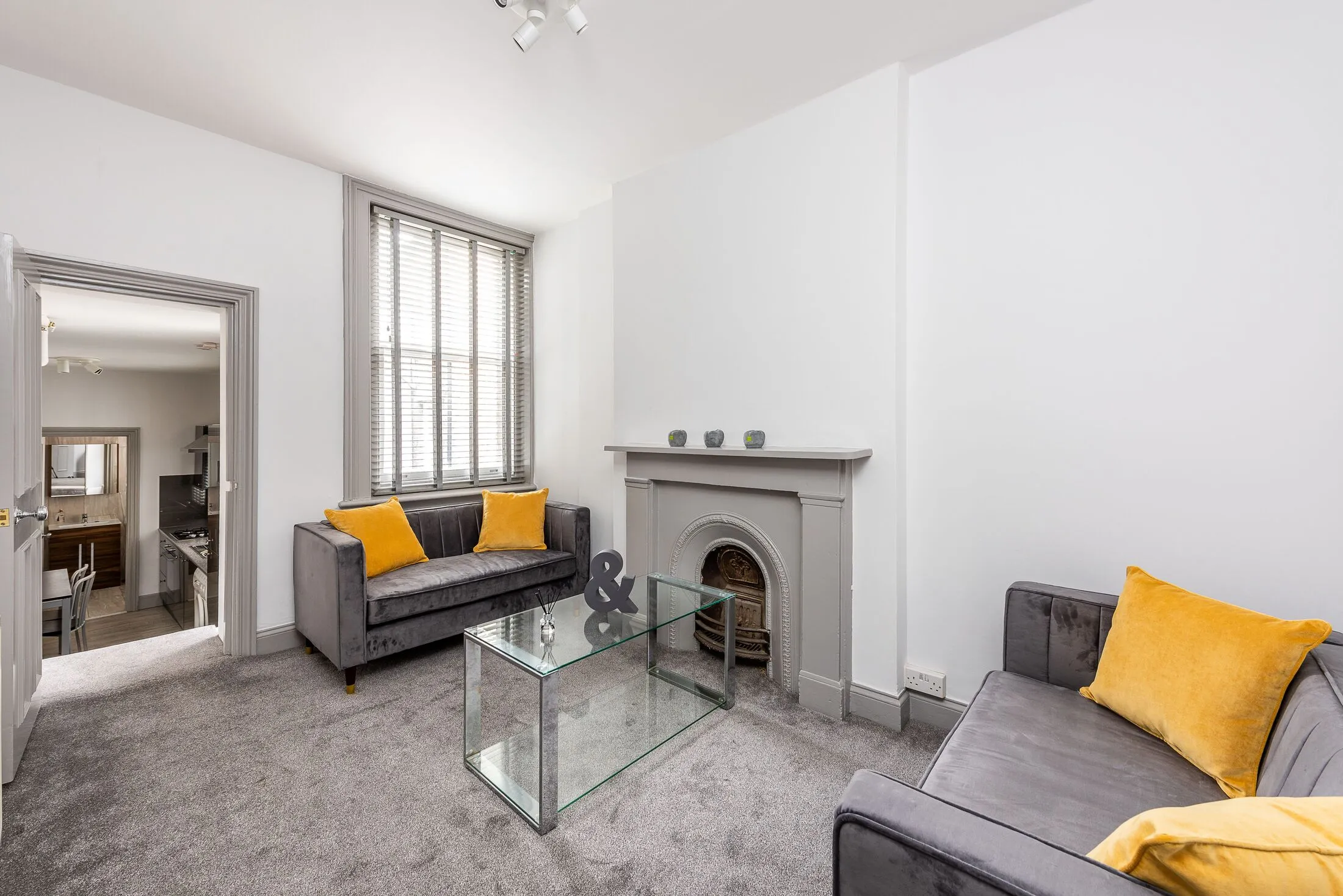 Flat Kenway Road in Greater London
