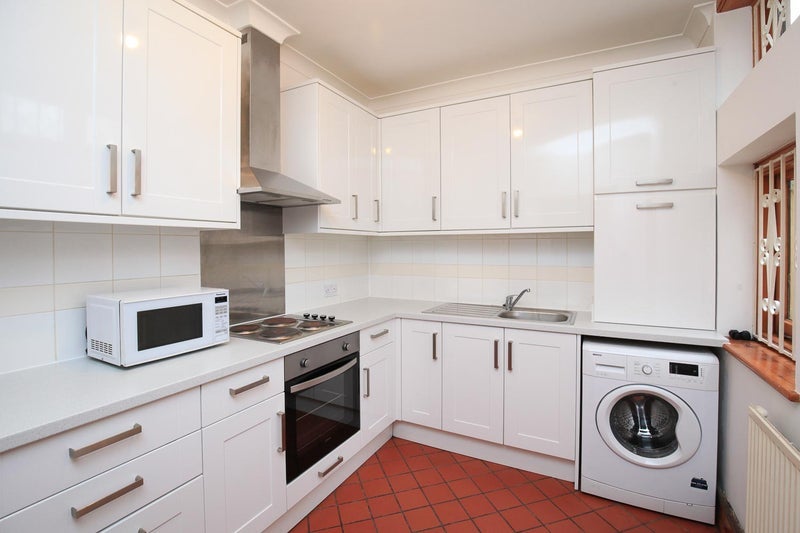 Room Lewisham Way in Greater London