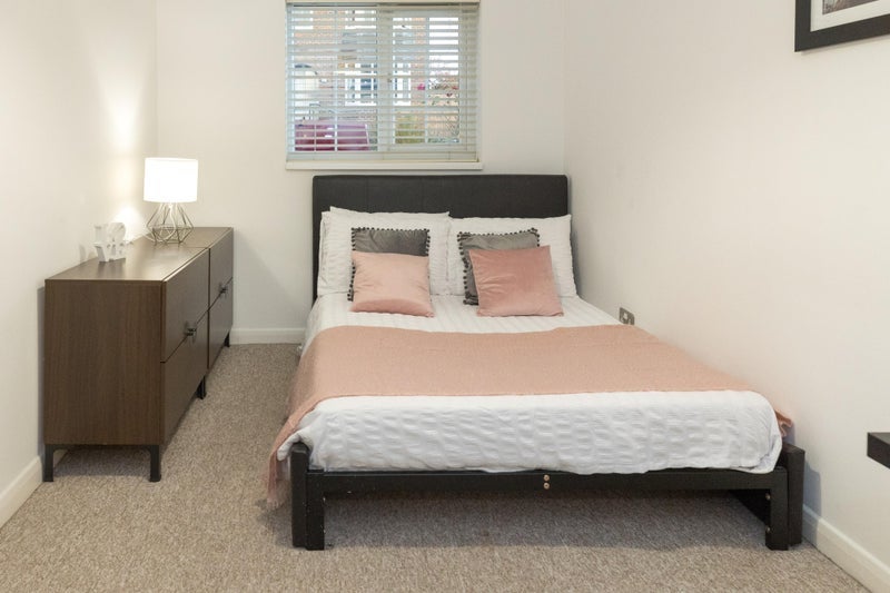 Room South Park Crescent in Greater London