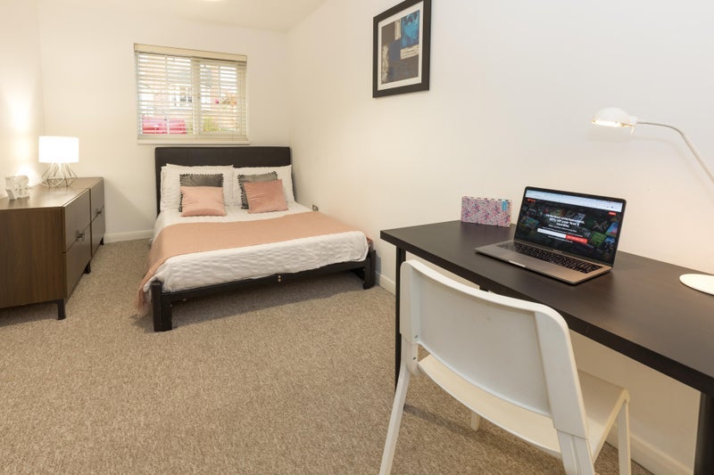 Room South Park Crescent in Greater London