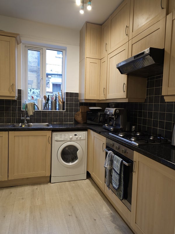 Room Galloway Road in Greater London