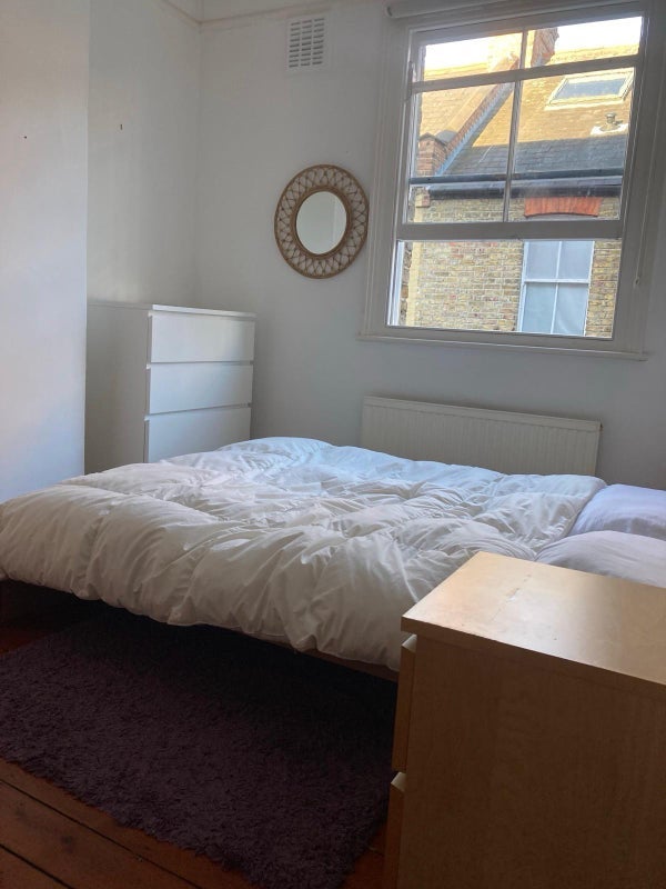 Room Galloway Road in Greater London