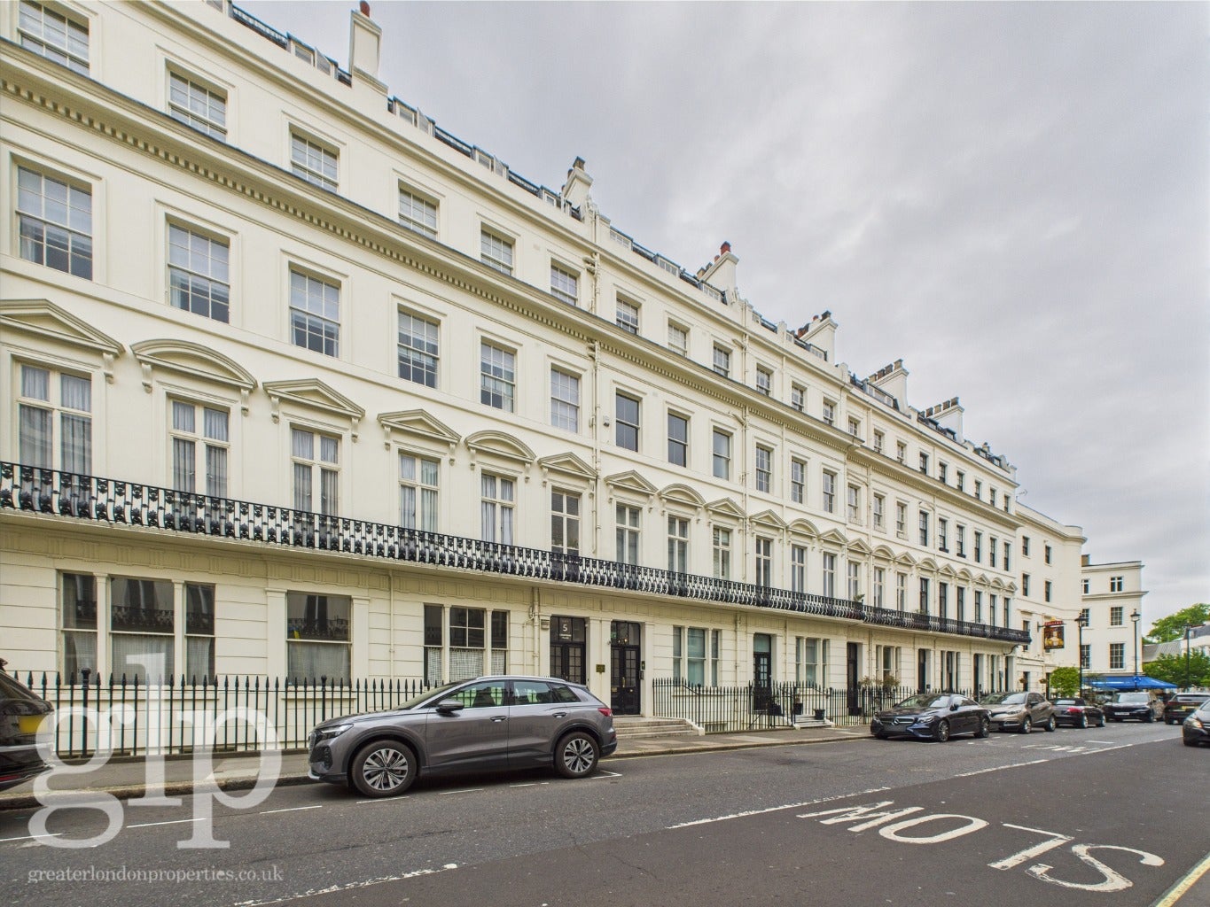 Flat Hyde Park Gardens Mews in City of Westminster