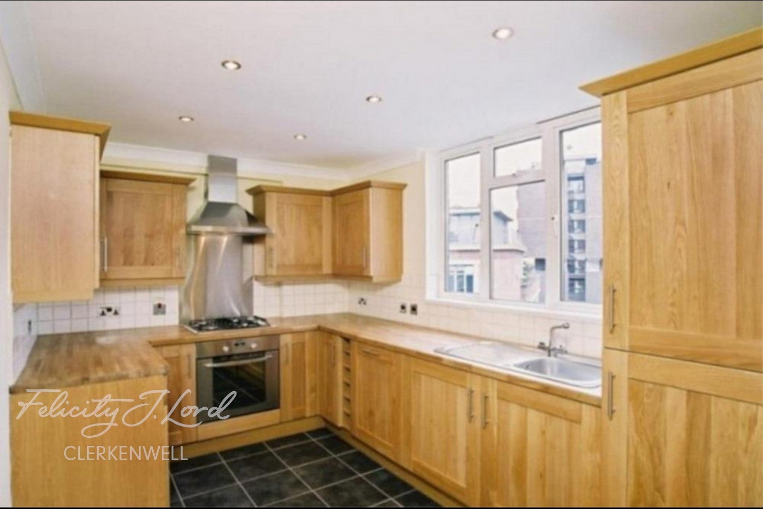 Flat Gee Street in Greater London