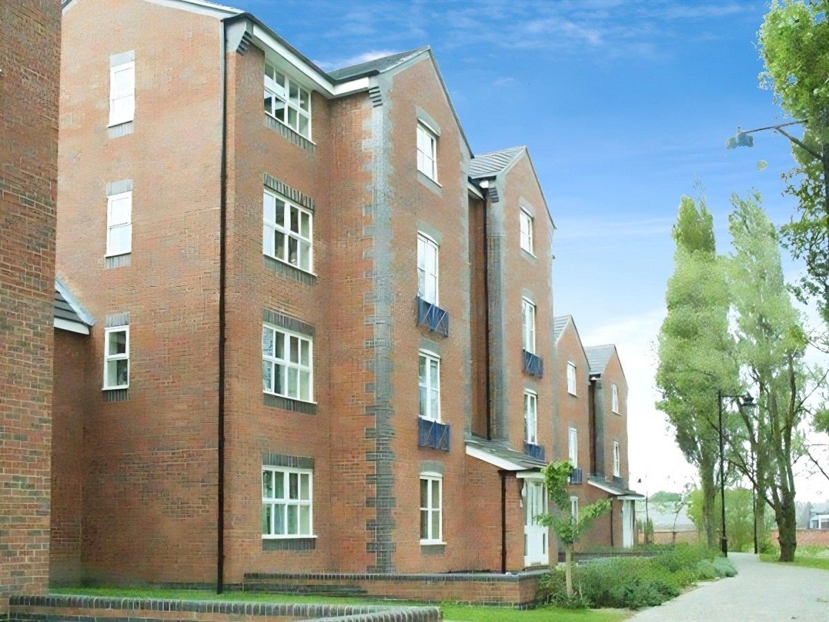 Flat Foleshill Road in Coventry