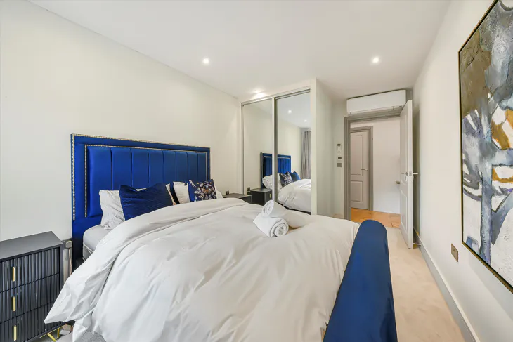 Flat Hansel Road in Greater London