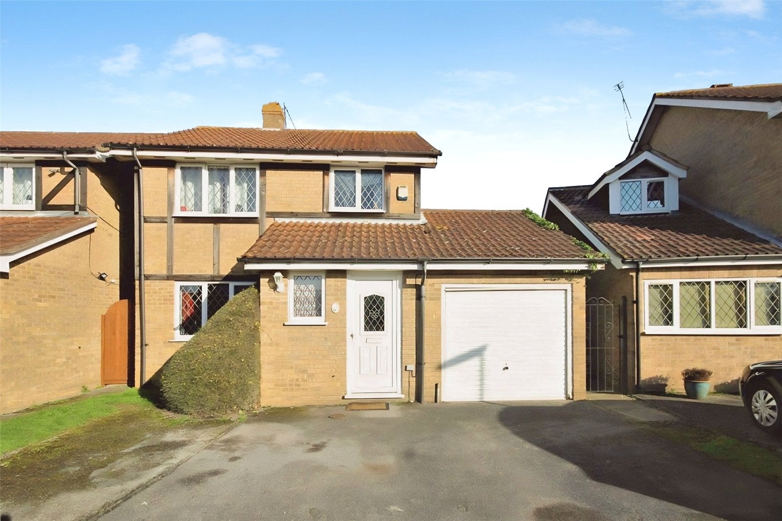 House Caddy Close in Borough of Runnymede
