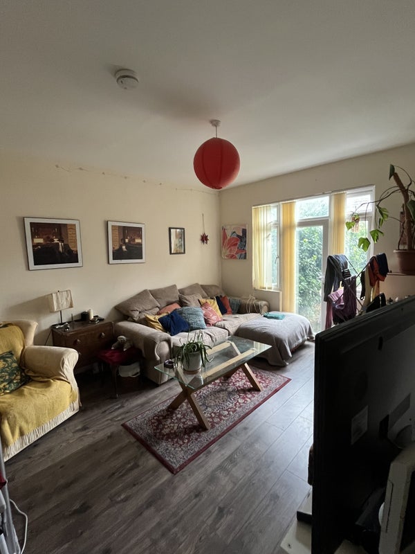Room Wellington Crescent in Trafford