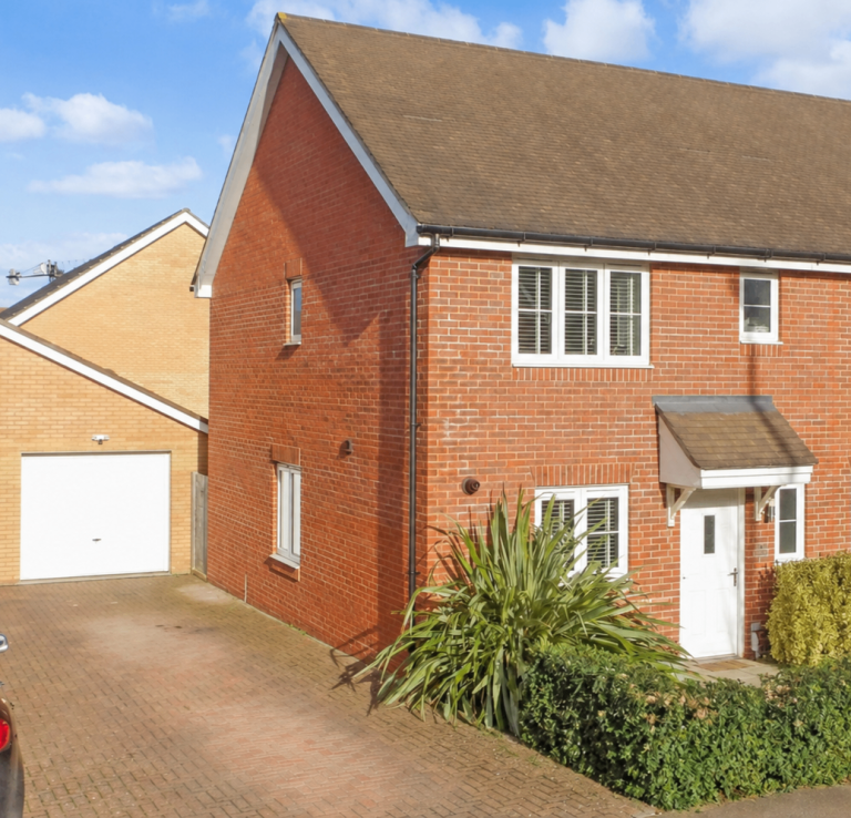 House Fullingpits Avenue in Maidstone
