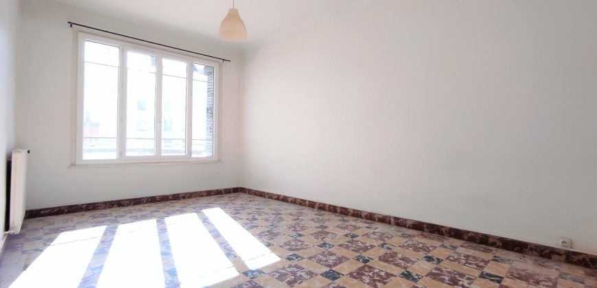 Flat Rue d'Anvers in Lyon