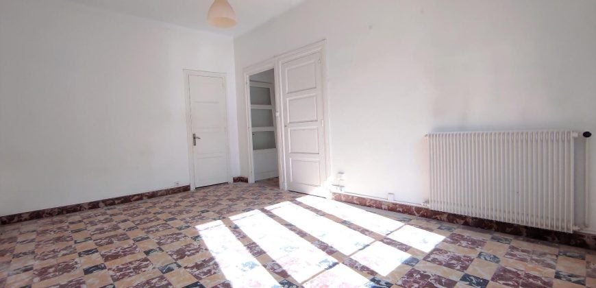 Flat Rue d'Anvers in Lyon