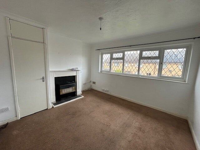 Flat Hyde Close in Ellesmere Port