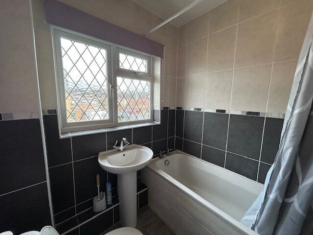 Flat Hyde Close in Ellesmere Port