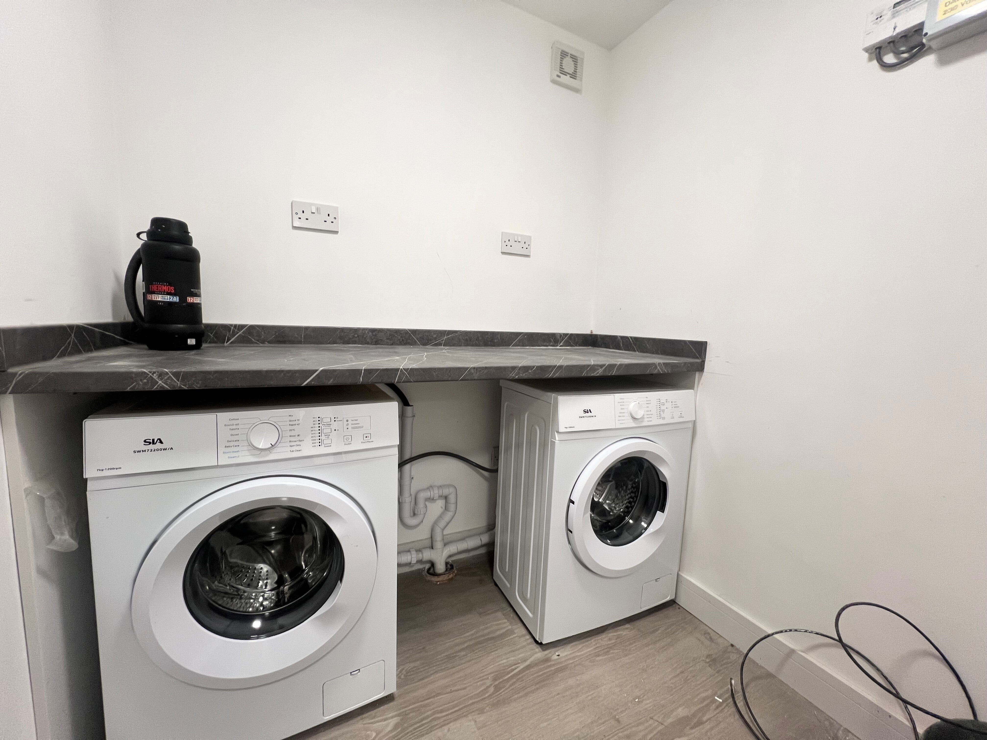 Room Longdon Close in Redditch