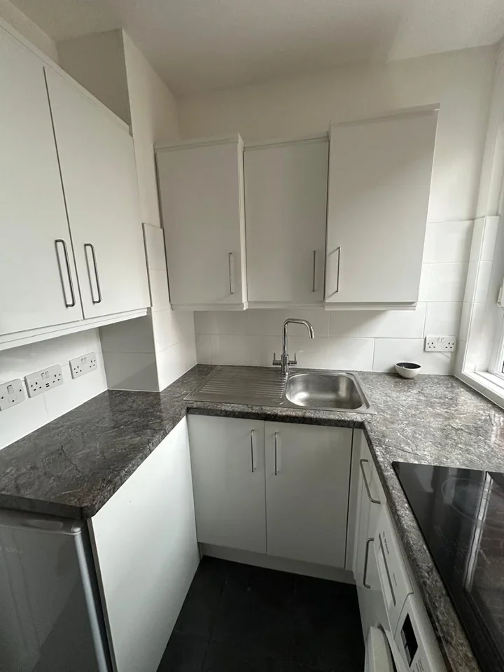 Flat Wincott Street in Greater London