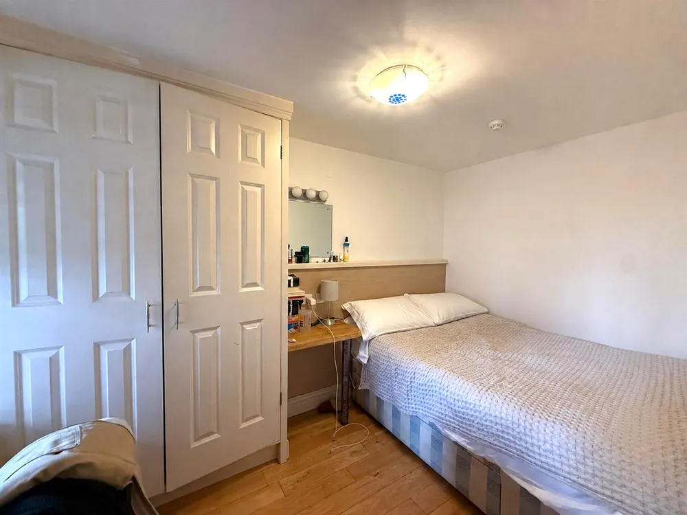 Flat Bartholomew Terrace in Exeter