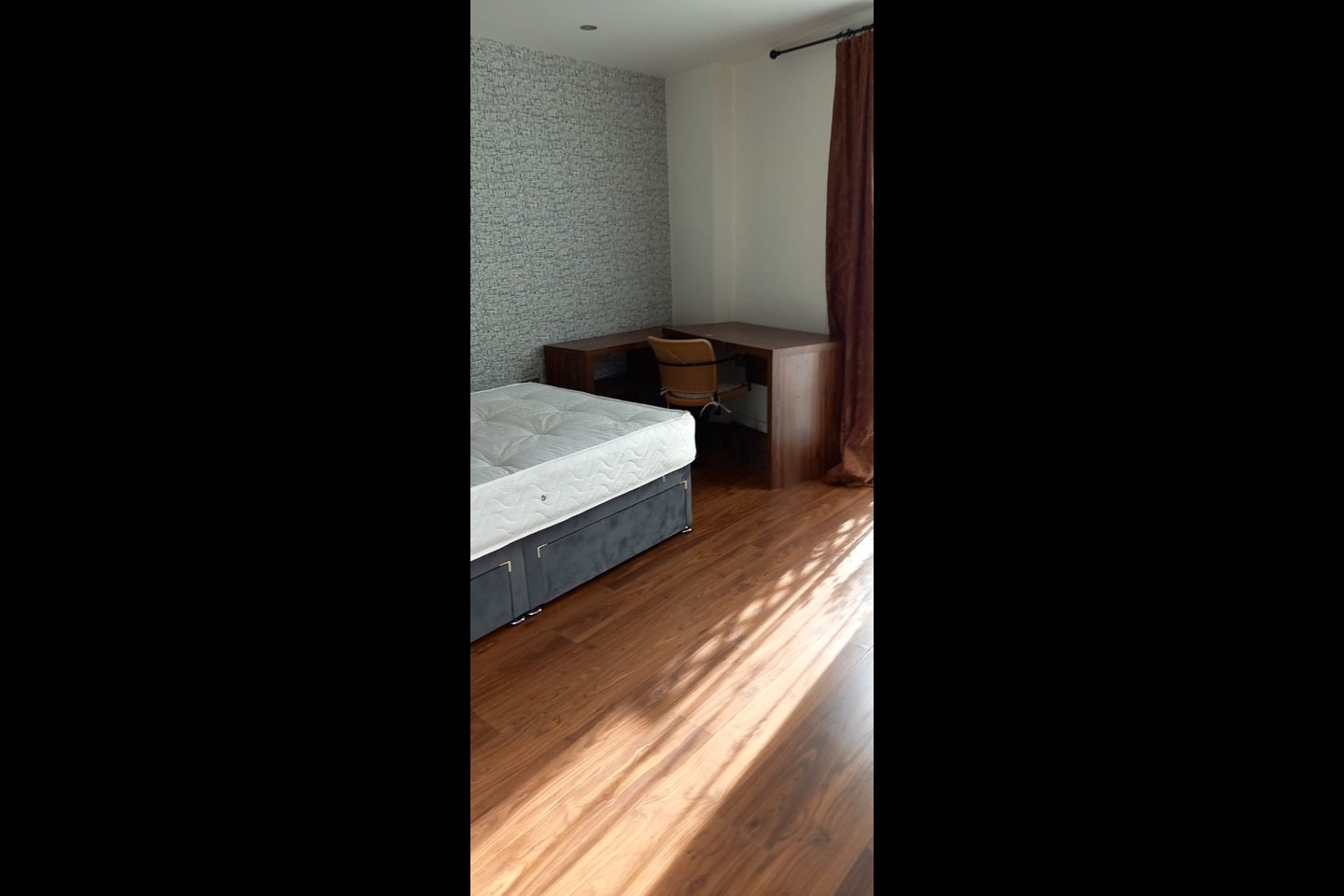 Room Victoria Road in Greater London