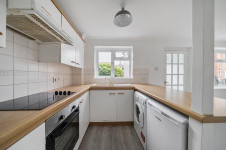 Flat Greencroft Gardens in Greater London