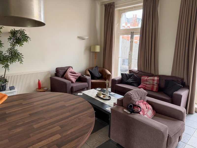 Room Goldhawk Road in Greater London