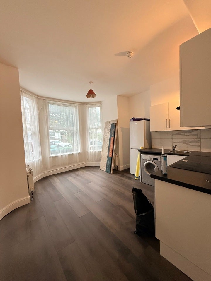 Flat Burgoyne Road in Greater London