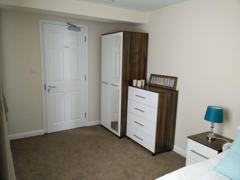 Room Sawyers Crescent in White Waltham