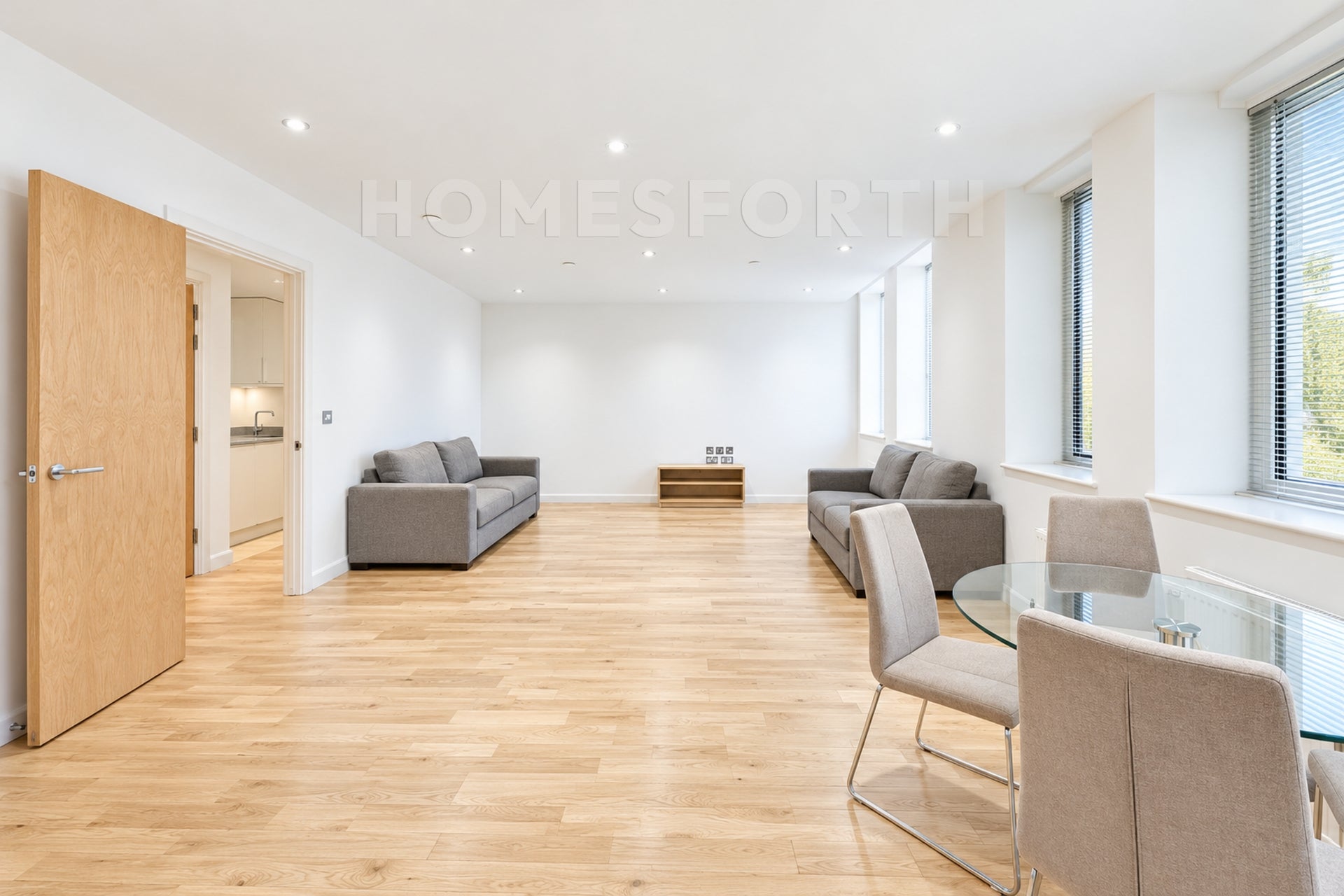 Flat Lansdowne Road in Greater London