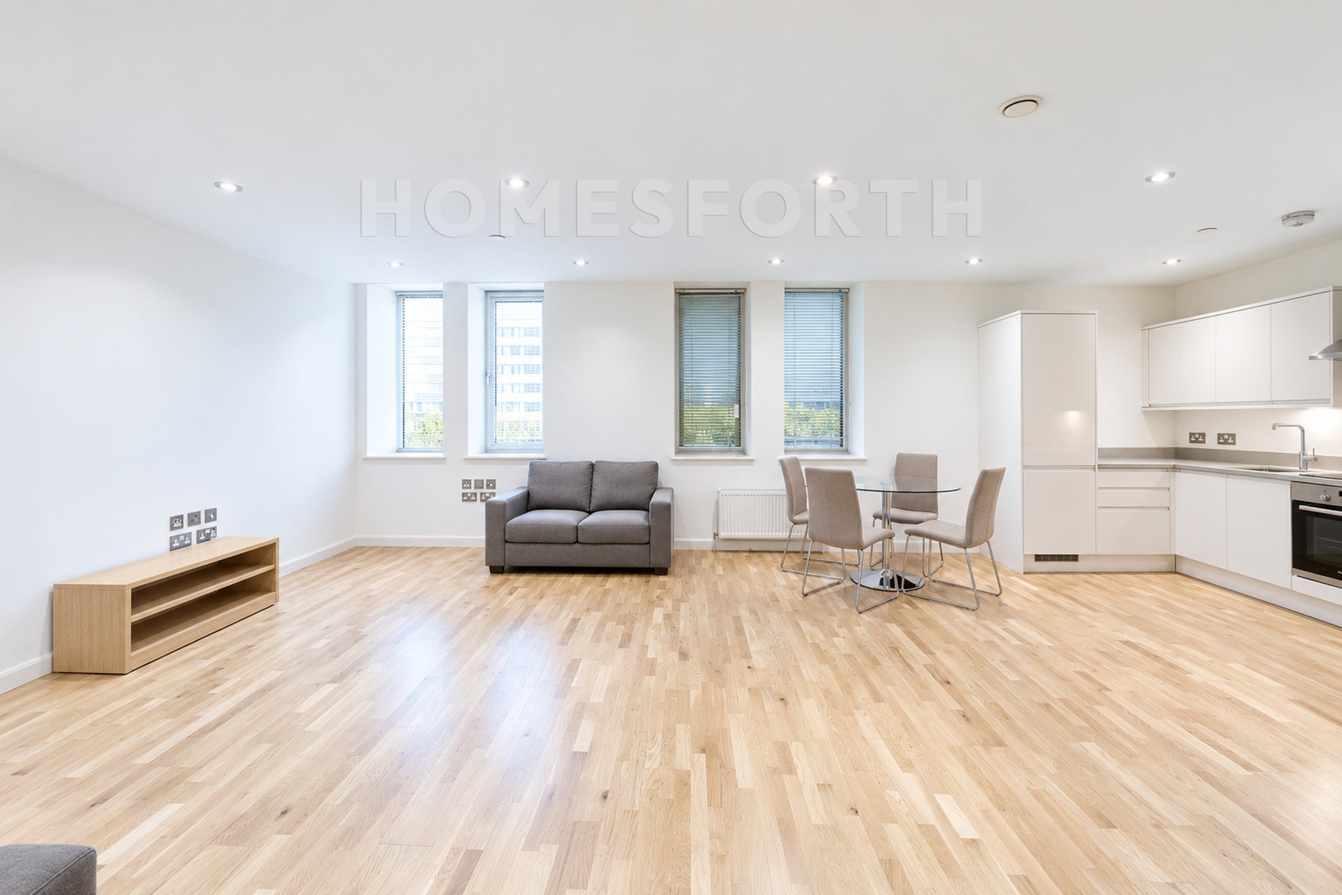 Flat Lansdowne Road in Greater London