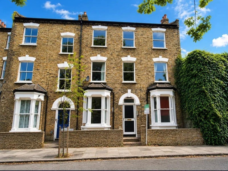 House Ennis Road in Greater London