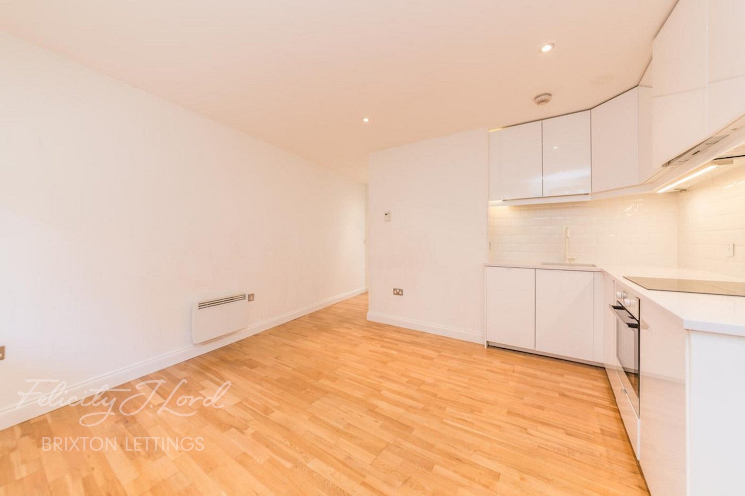 Flat Dewey Lane in Greater London