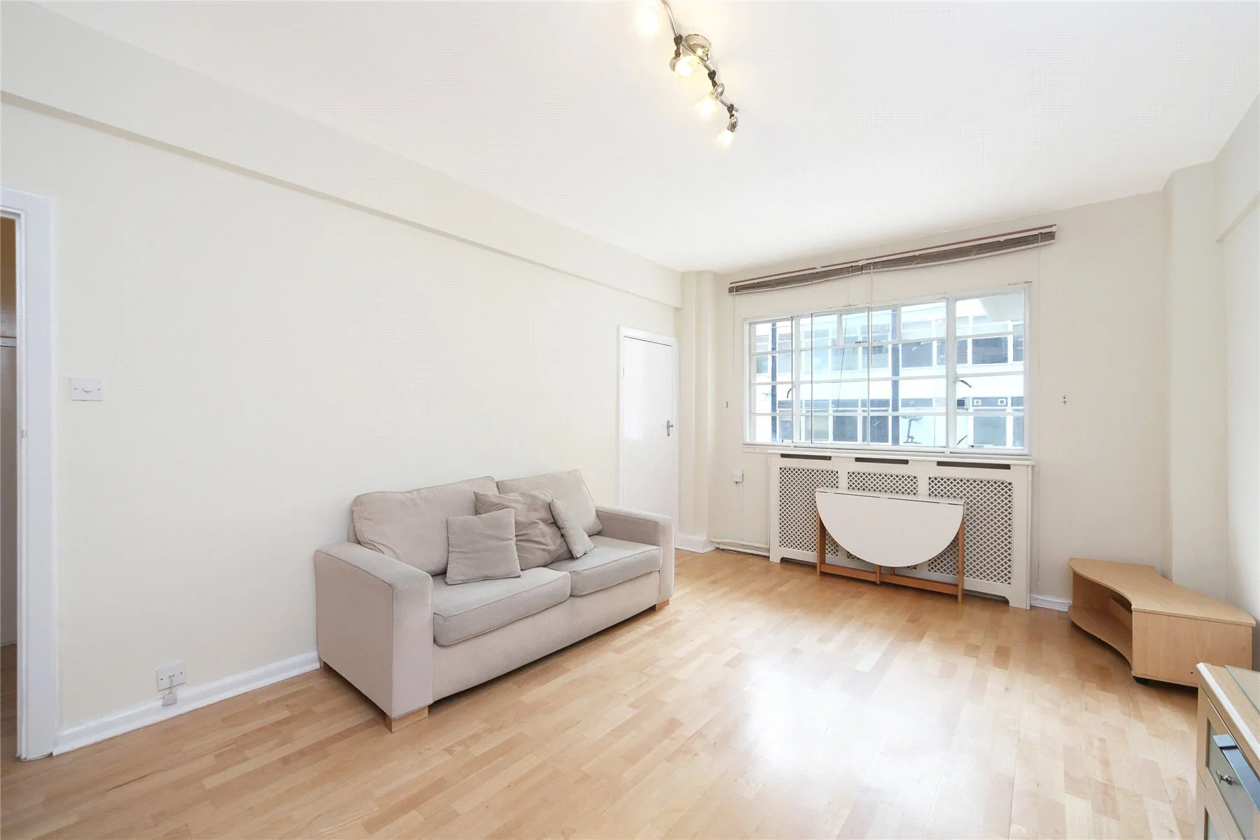 Flat Palace Gardens Terrace in Greater London