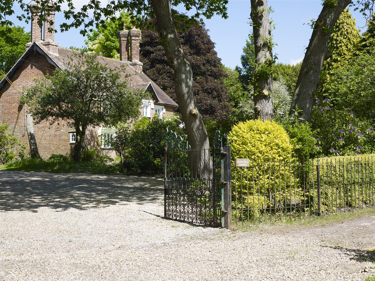 House White Hill in Ashford