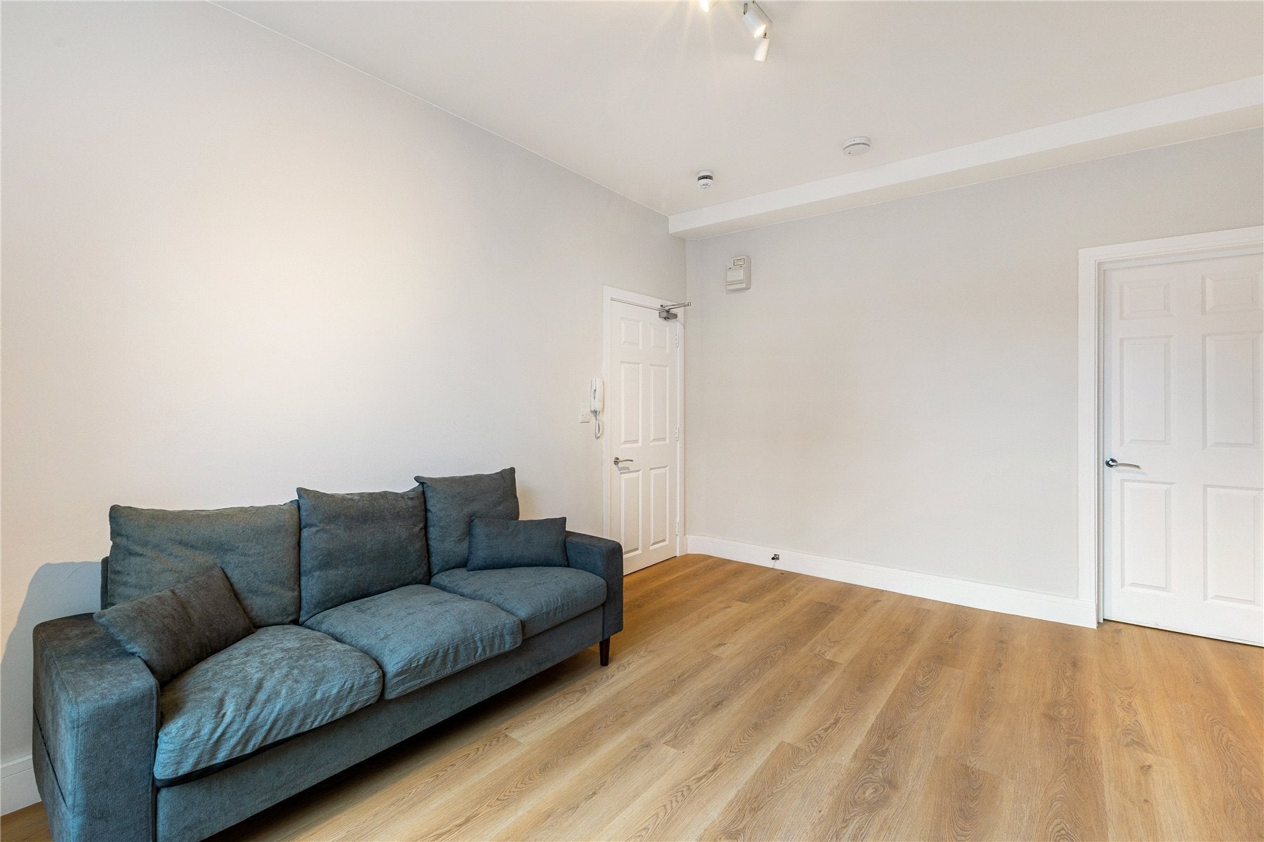 Flat Uxbridge Road in Greater London